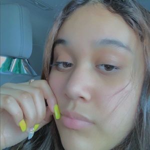 Meet your Posher, Iris